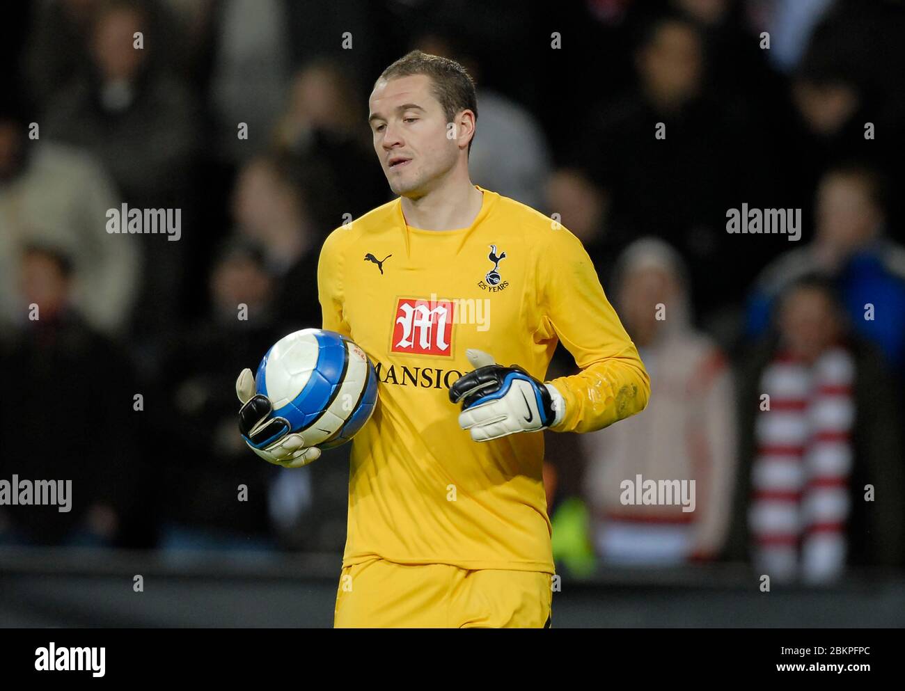 EINDHOVEN, NEDERLAND. MARCH 12: Paul Robinson (Spurs goalkeeper).  During UEFA Cup Round of 16 Second Leg between PSV Eindhoven and Tottenham Hotspur Stock Photo