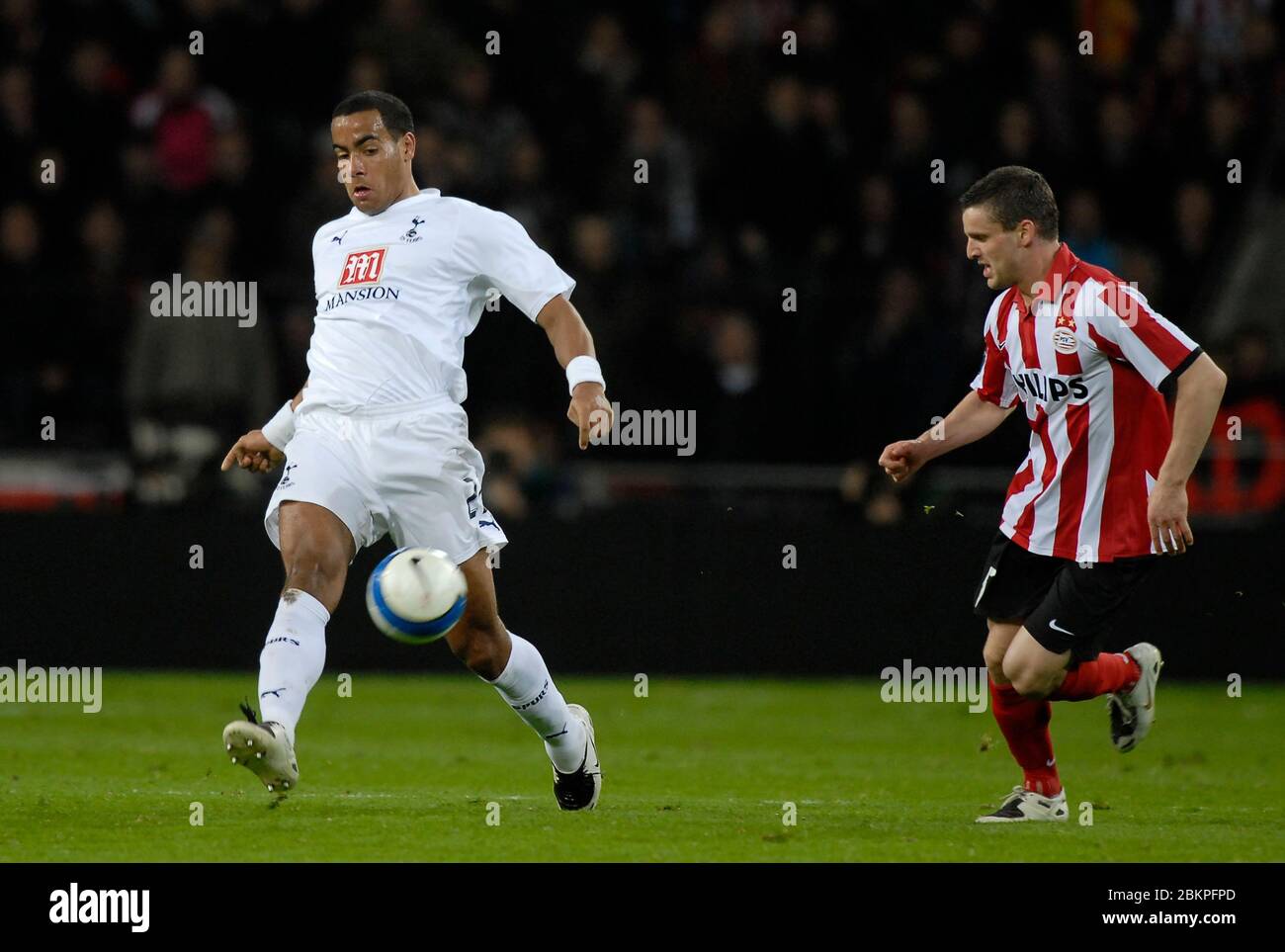 EINDHOVEN, NEDERLAND. MARCH 12: Tom Huddlestone of Tottenham Hotspur During UEFA Cup Round of 16 Second Leg between PSV Eindhoven and Tottenham Hotspu Stock Photo