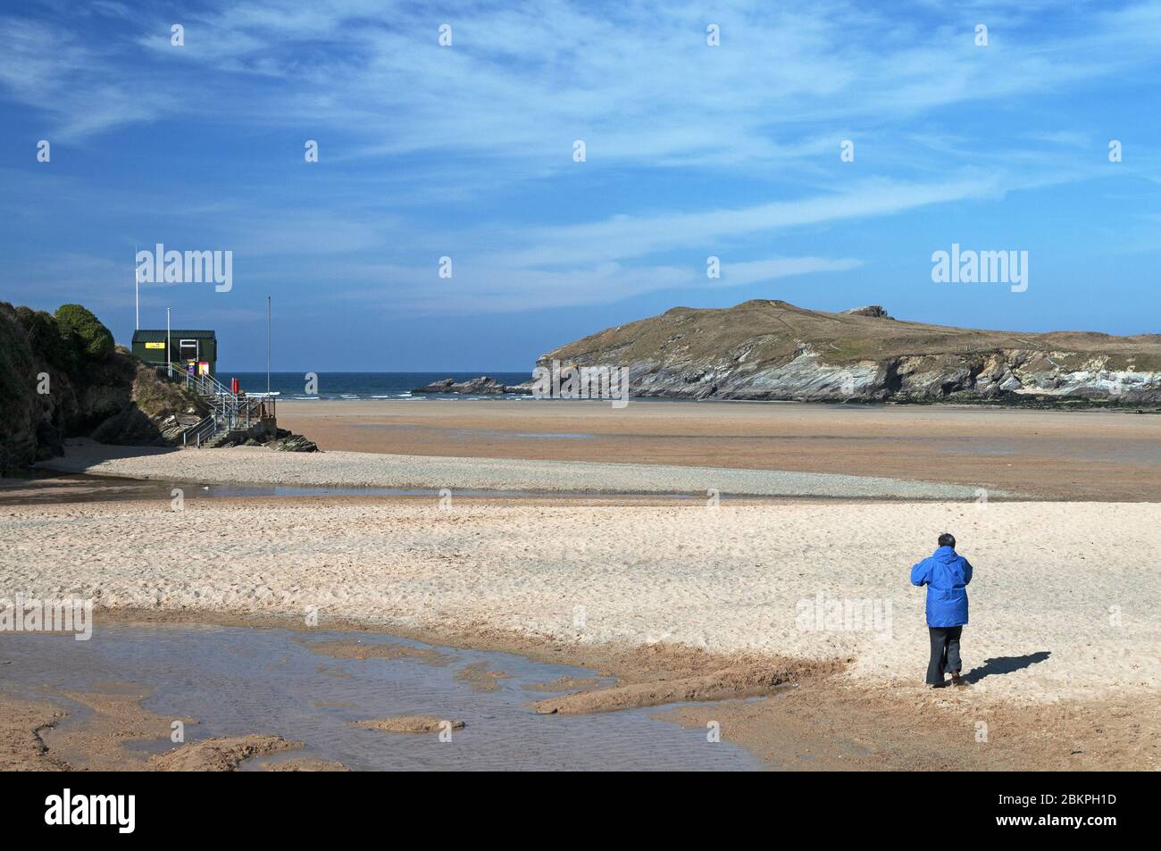 almost empty beach due to coronavirus, covid 19, at porth, newquay, cornwall, england, britain, Stock Photo