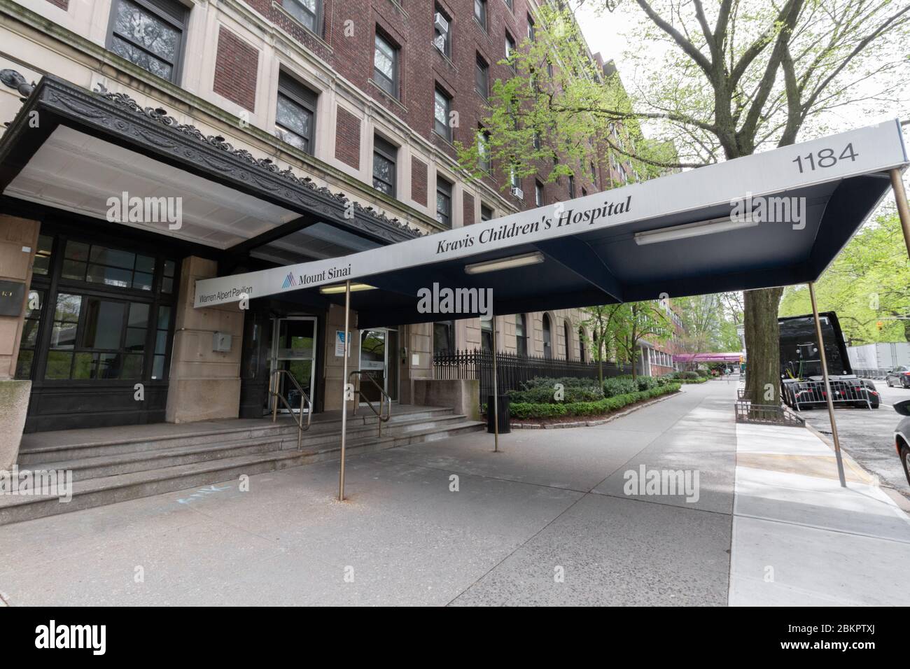 entrance to the Mount Sinai Kravis Children's Hospital, a highly regarded center specializing in pediatric health care Stock Photo