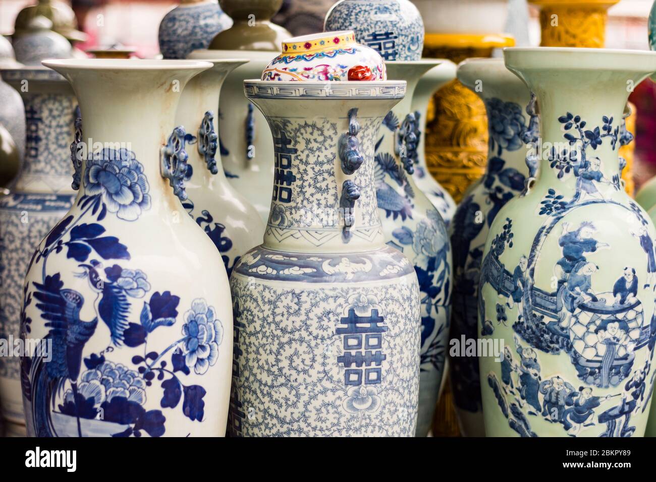 Porcelain at the Panjiayuan Antique Market, Beijing Antique Market