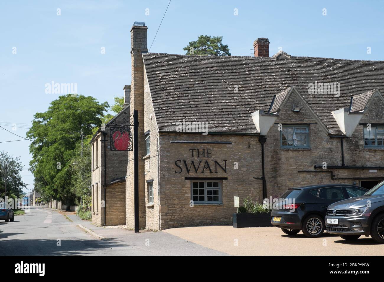 The Swan Inn, AscottunderWychwood, Oxfordshire Stock Photo Alamy