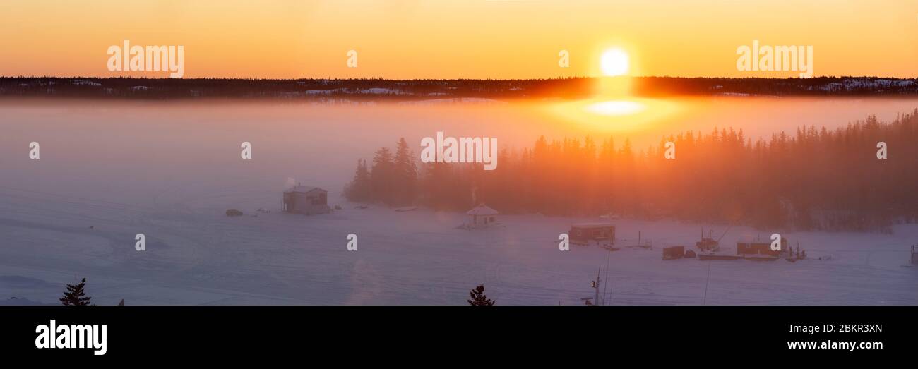 Canada, Northwest Territories, Yellowknife, sunrise from the hill of the bush pilots monument, a cold morning at -40 ? C, the Great Slave Lake and its boat houses Stock Photo