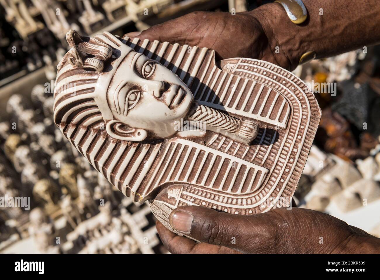 Egypt, Cairo, Giza, tourist market on site of the pyramids of Giza, souvenirs, plaster representing Tutankhamun Stock Photo