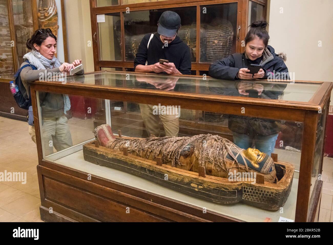 Egypt, Cairo, Egyptian museum of Cairo, momie, papuan chief Mundiya Kepanga, touriste Stock Photo