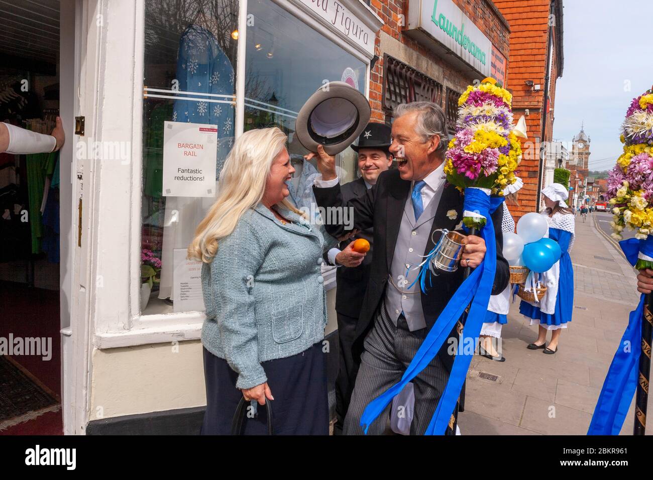 Tutti Man Giving The Traditional Kiss, Tutti Day, Traditional Annual Hocktide Festival, Hungerford, Berkshire, England Stock Photo