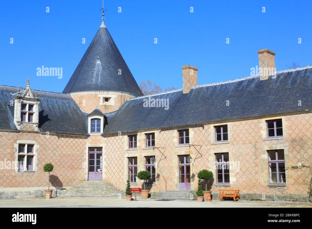 France, Loiret, Chilleurs aux Bois, Renaissance castle (which is one of the castles of the Loire) built at the beginning of the 16th century by Lancelot Ier du Lac (chamberlain of the king of France Louis XII then bailiff of Orleans under the reign of king Fran?ois 1st) Stock Photo