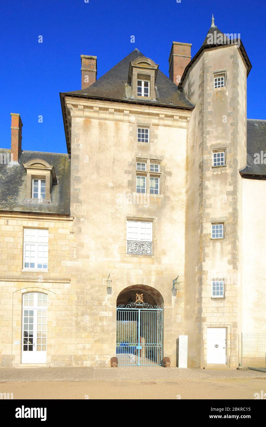 France, Loiret, Sully sur Loire (commune is located within the perimeter of the Loire Valley listed as World Heritage by UNESCO), castle (14th-18th century) of Renaissance style seen from the interior courtyard Stock Photo