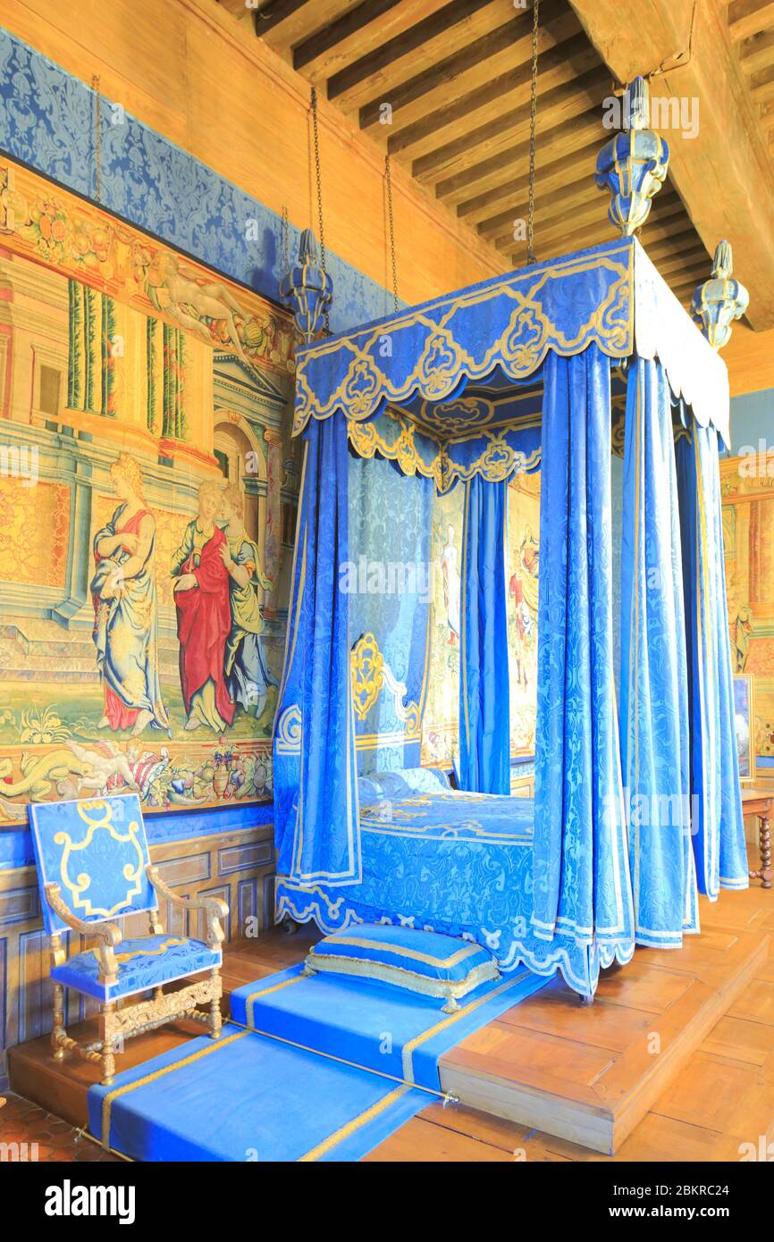 France, Loiret, Sully sur Loire (commune is located within the perimeter of the Loire Valley listed as World Heritage by UNESCO), castle (14th-18th century), Renaissance style, bedroom Stock Photo