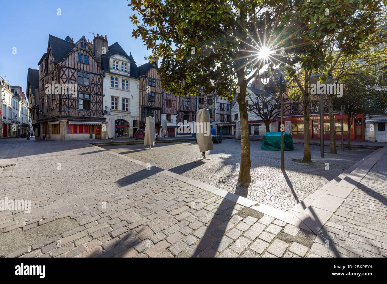 France, Indre et Loire, Tours, Covid-19 or Coronavirus lockdown, Place Plumereau usually very crowded and covered with coffee terraces such that you never see it Stock Photo