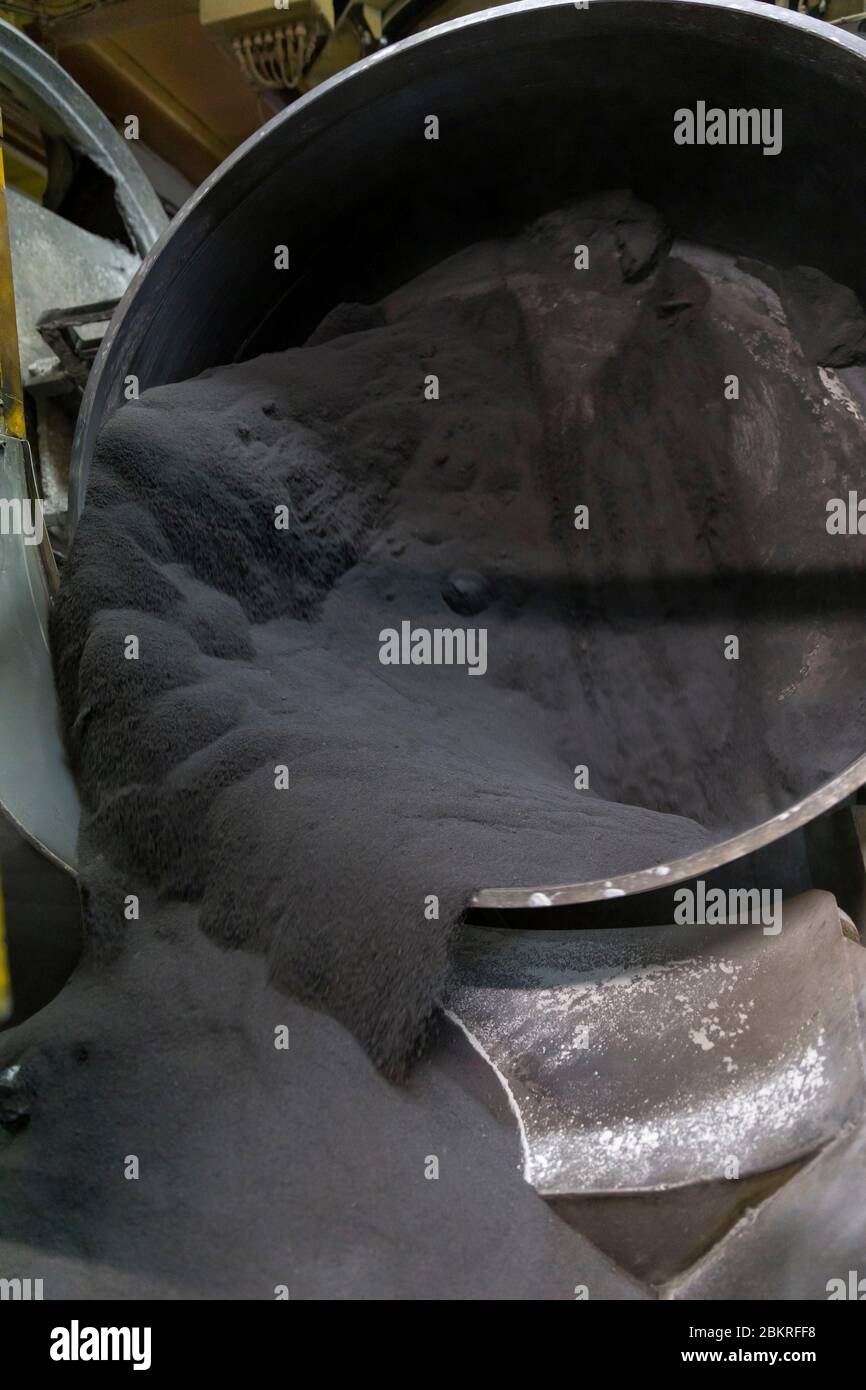 Abrasive grains hires stock photography and images Alamy