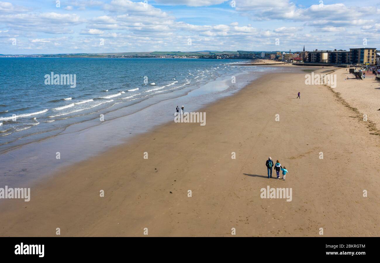 Portobello, Scotland, UK. 5 May 2020. Warm sunny weather at Portobello