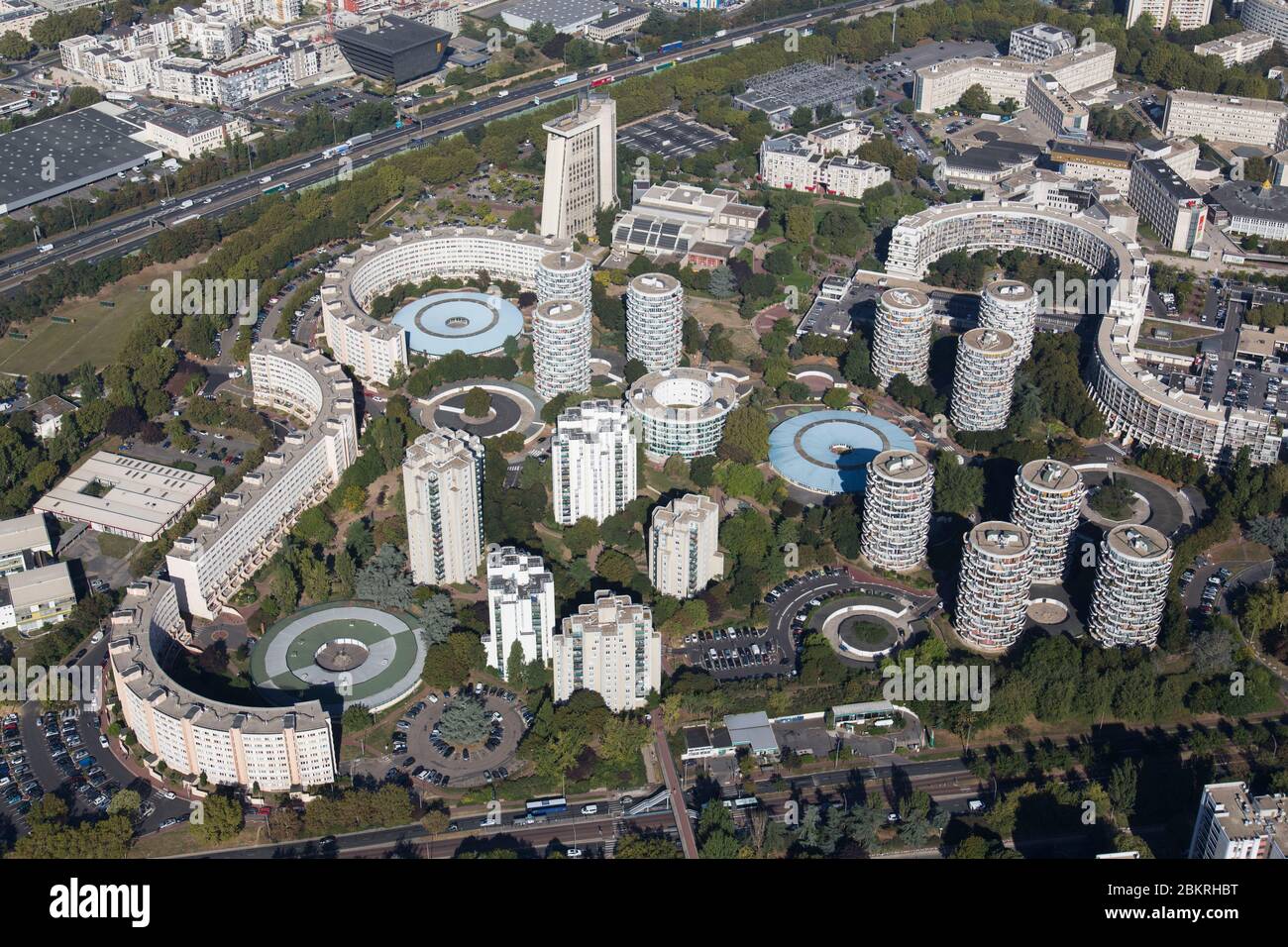 France, Val de Marne, Creteil, Quartier du Palais, building in a circle or round or curve (aerial view) Stock Photo