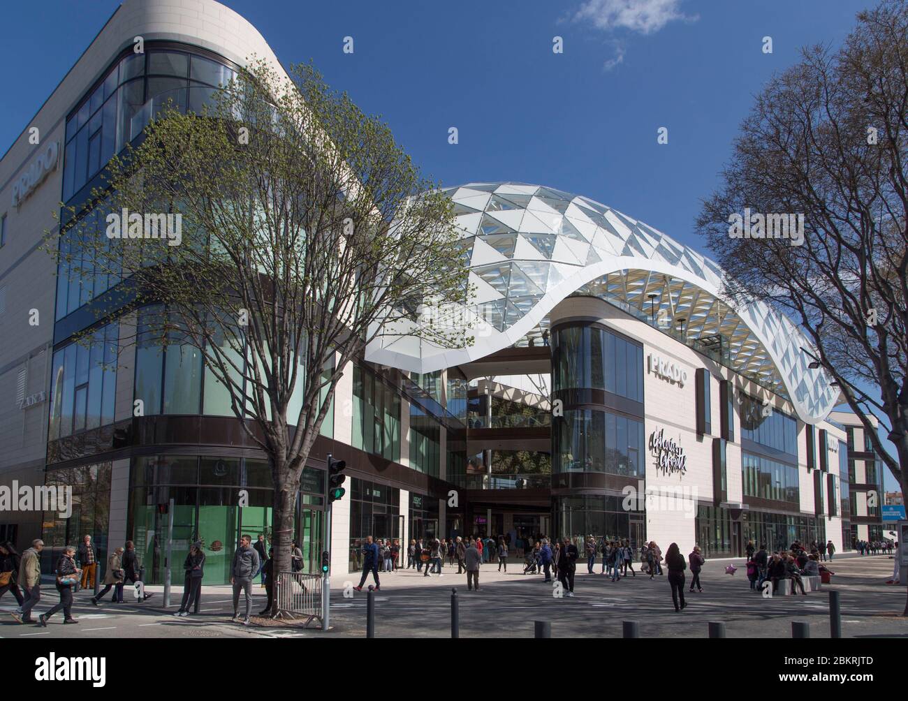 East end shopping center hi-res stock photography and images - Alamy