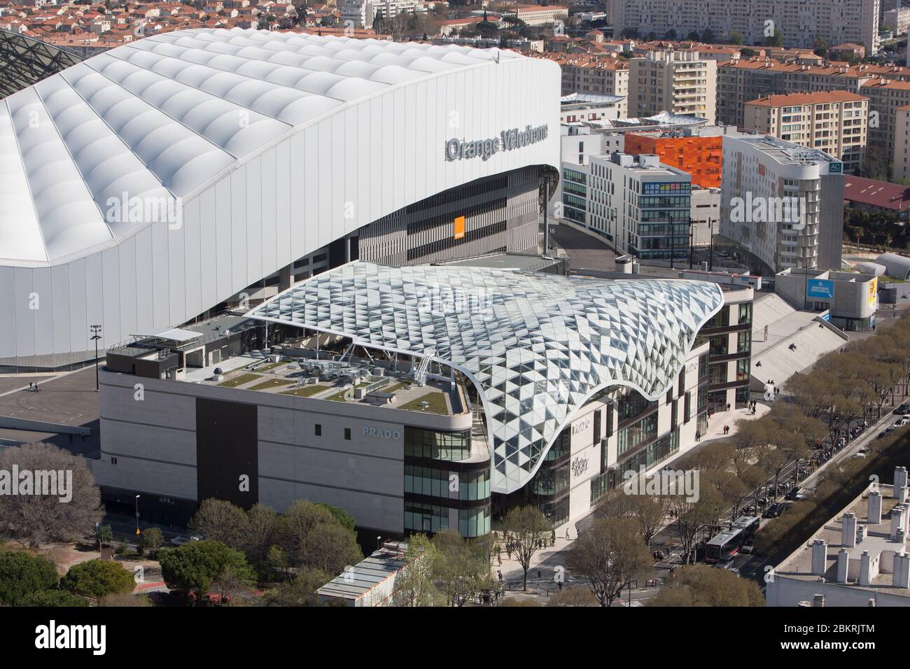 France, Bouches du Rhone, Marseille, Le Prado, high end shopping center at the foot of the velodrome stadium, designed as a shopping center on 4 levels with a glass canopy by the architectural firms Benoy and Didier Rogeon and Klepierre, 23,000 m2, 40 stores including Les Galeries Lafayette, Repetto, Alain Figaret, Jacadi, Zara Stock Photo