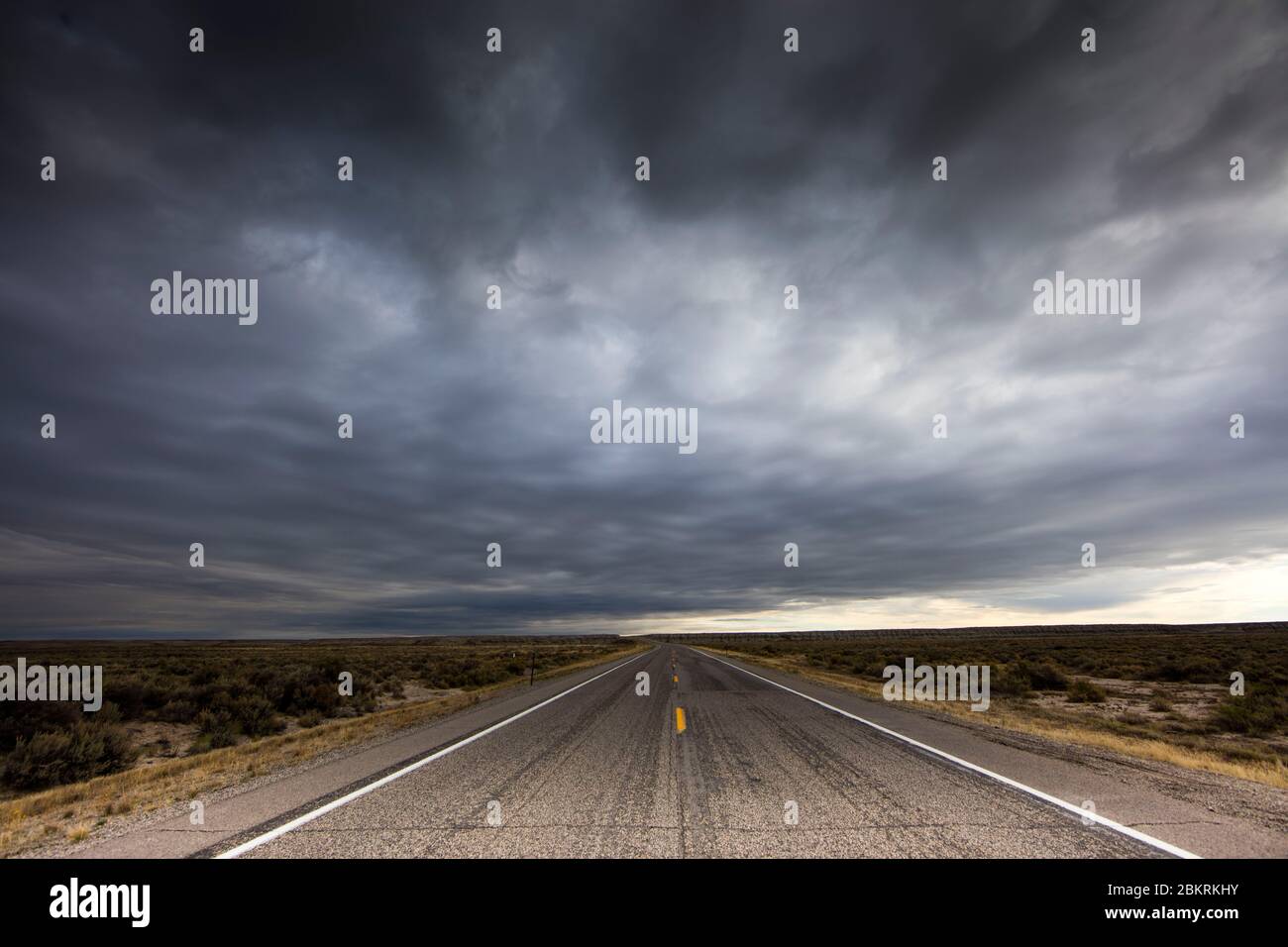 United States, Wyoming, Lander, deserted road to Lander Stock Photo