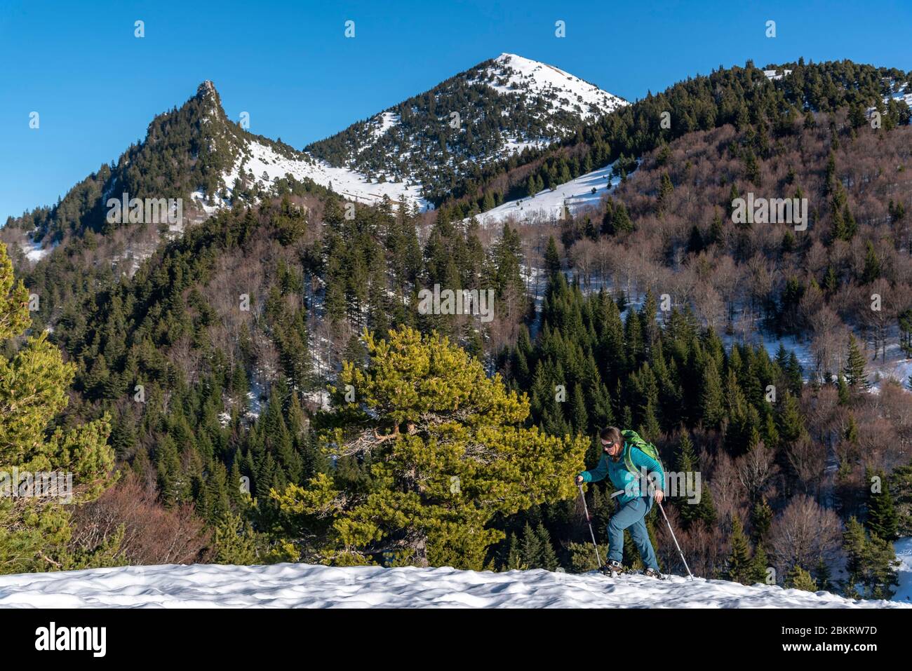 France, Is?re (38), Vercors Regional Natural Park, led pass, snowshoe hiker Stock Photo