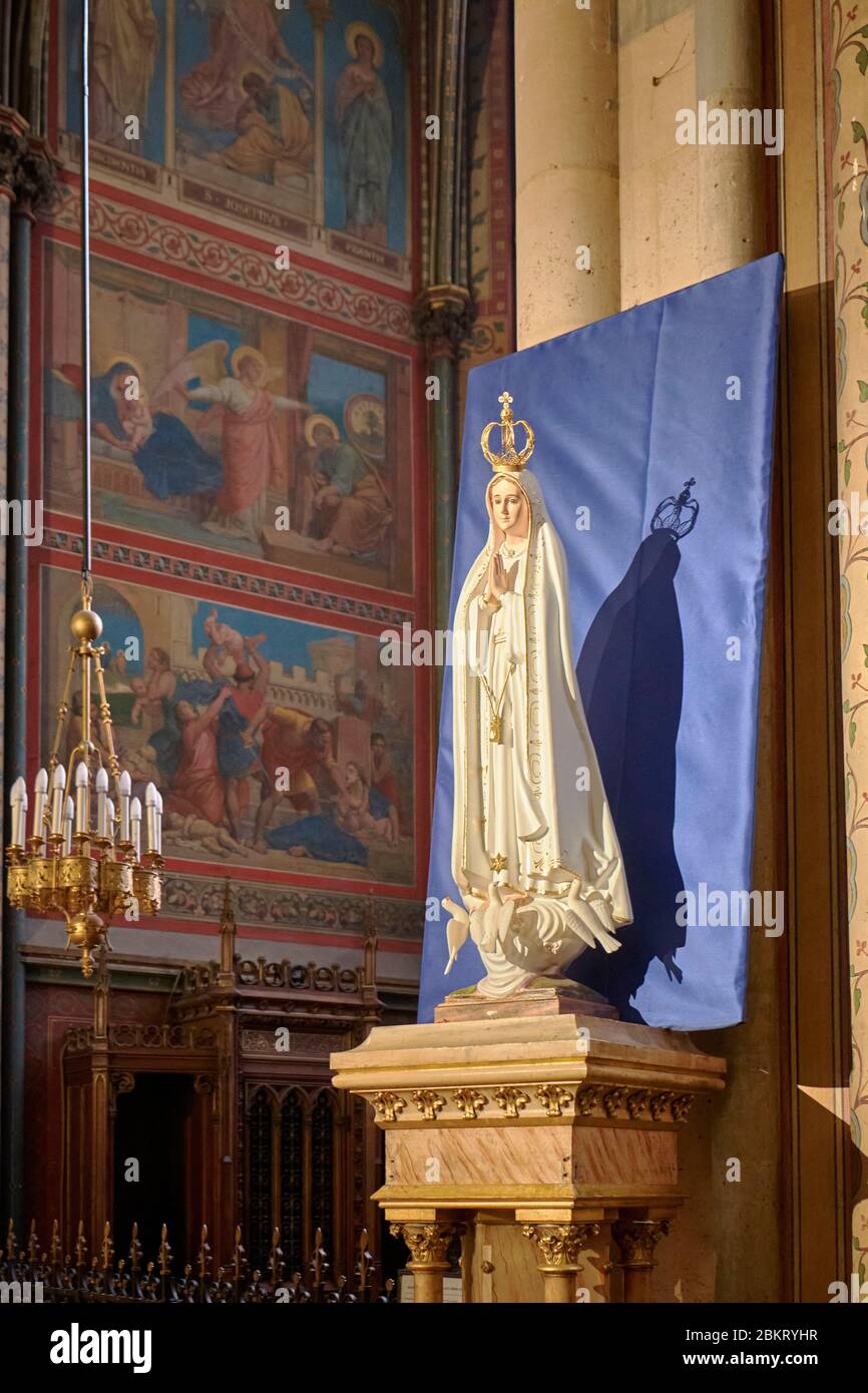 France, Paris, Sainte Clotilde Basilica, statue of the crowned Virgin Mary Stock Photo