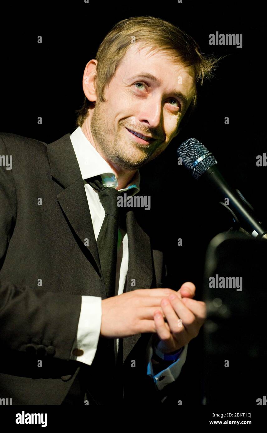 Neil Hannon of Divine Comedy performing at The Moseley Folk Festival 3rd September 2010. Picture by Simon Hadley Stock Photo