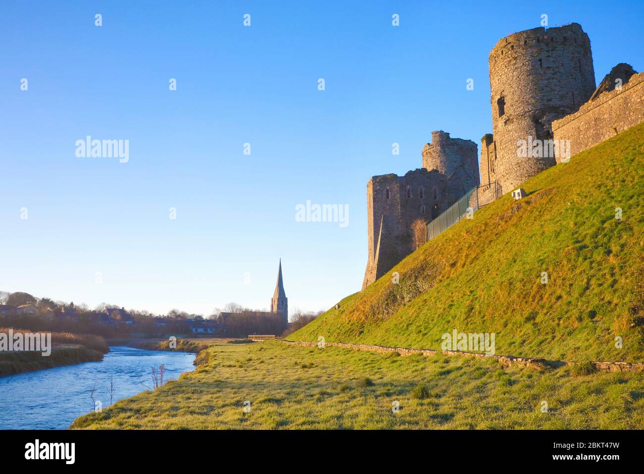 Kidwelly Castle, Carmarthenshire, Wales, UK Stock Photo Alamy