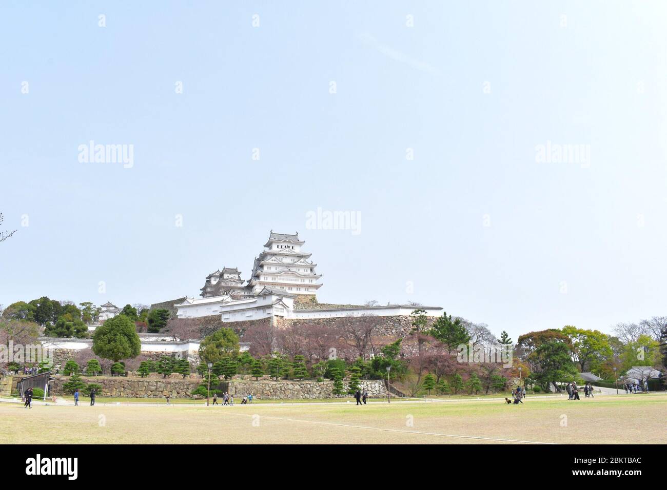 Himejijo castle, one of the few original castles, built in 1580