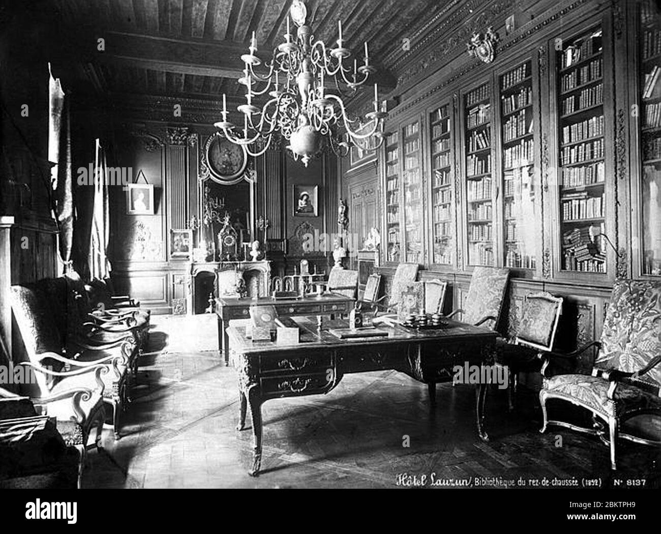 Hôtel de Lauzun ou Hôtel de Pimodan - Bibliothèque - Paris 04 - Médiathèque  de l'architecture et du patrimoine Stock Photo - Alamy