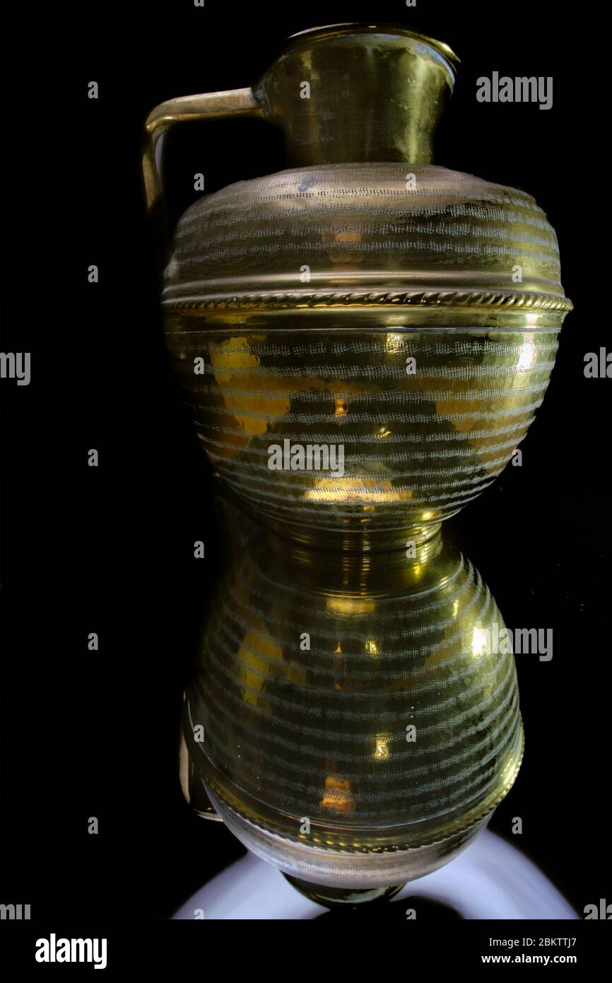 Chamber pot history hires stock photography and images Alamy