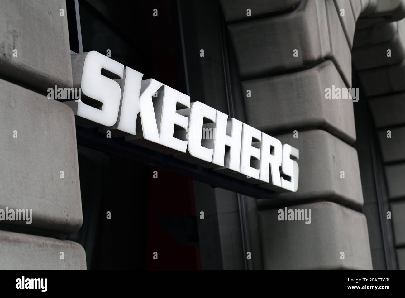 skechers old logo