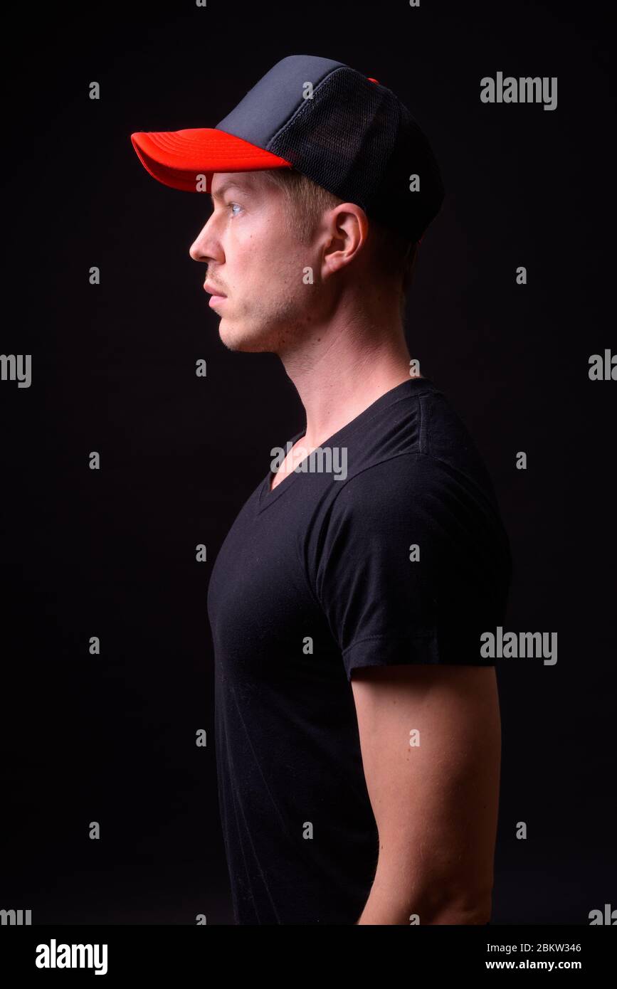 Picture fitted cap profile