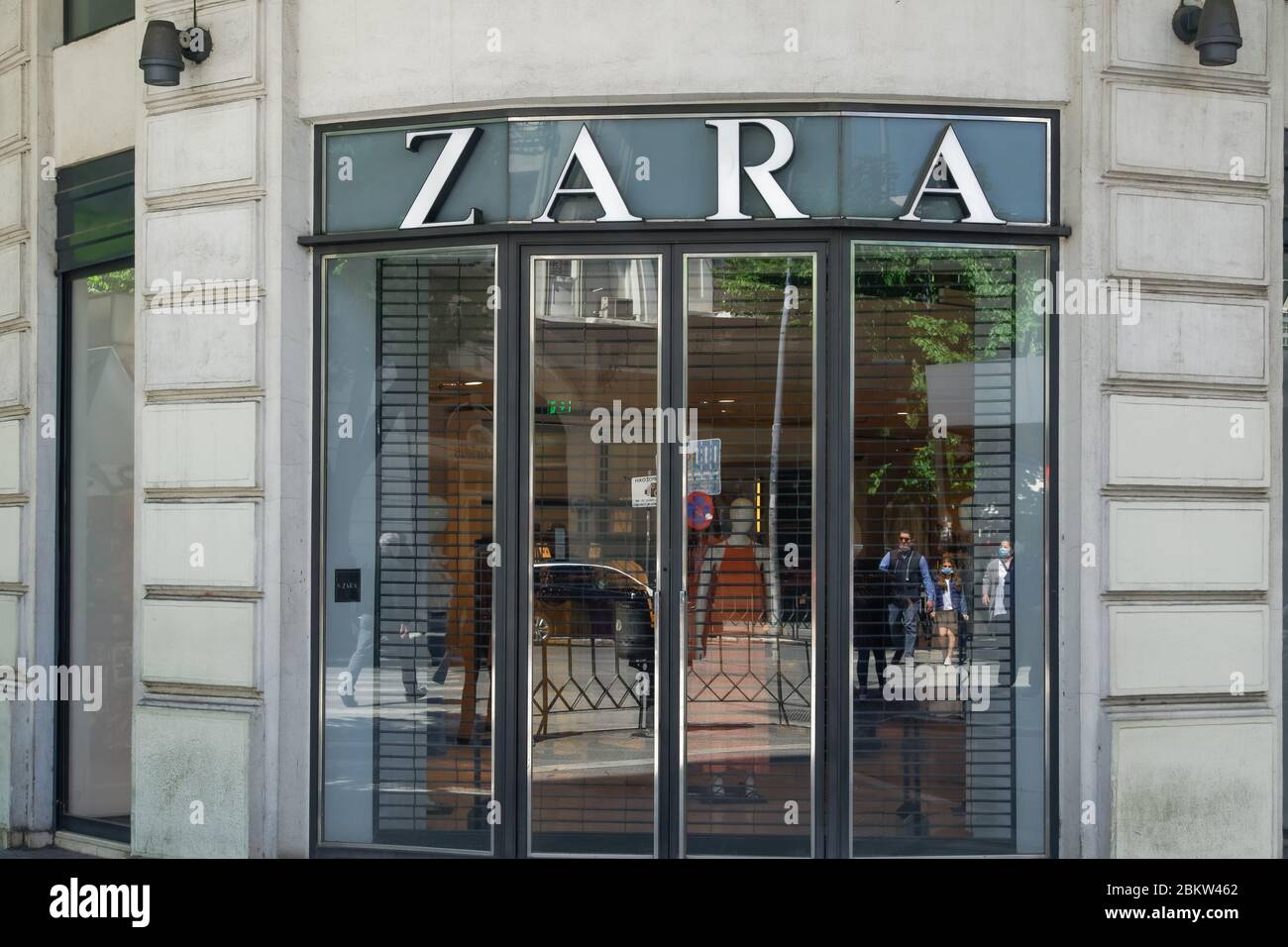 Thessaloniki, Greece Zara clothes brand closed doors facade. Inditex Spanish retailer store entrance with company logo. Stock Photo