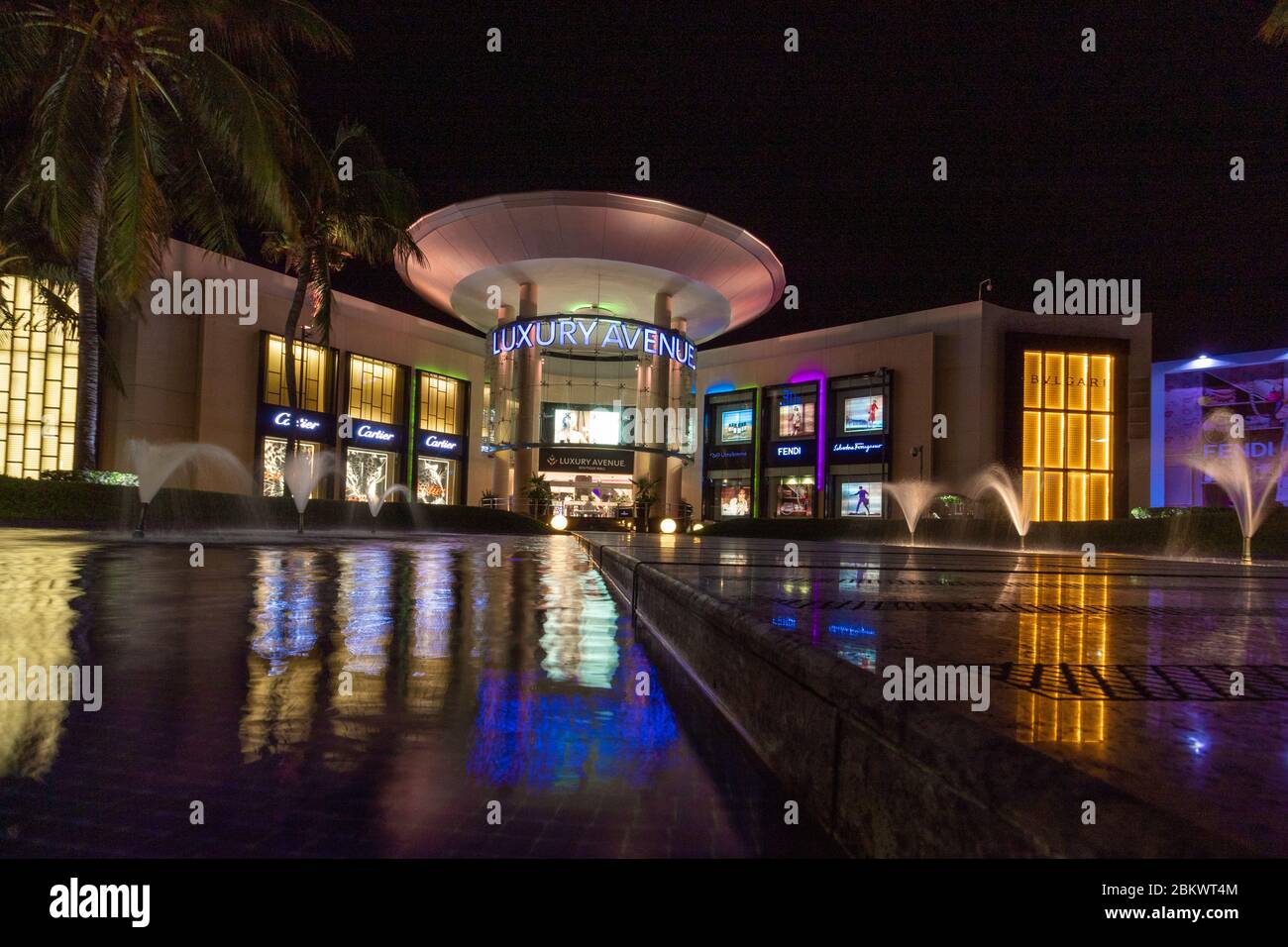 Luxury Avenue shopping mall in the hotel zone. International, exclusive