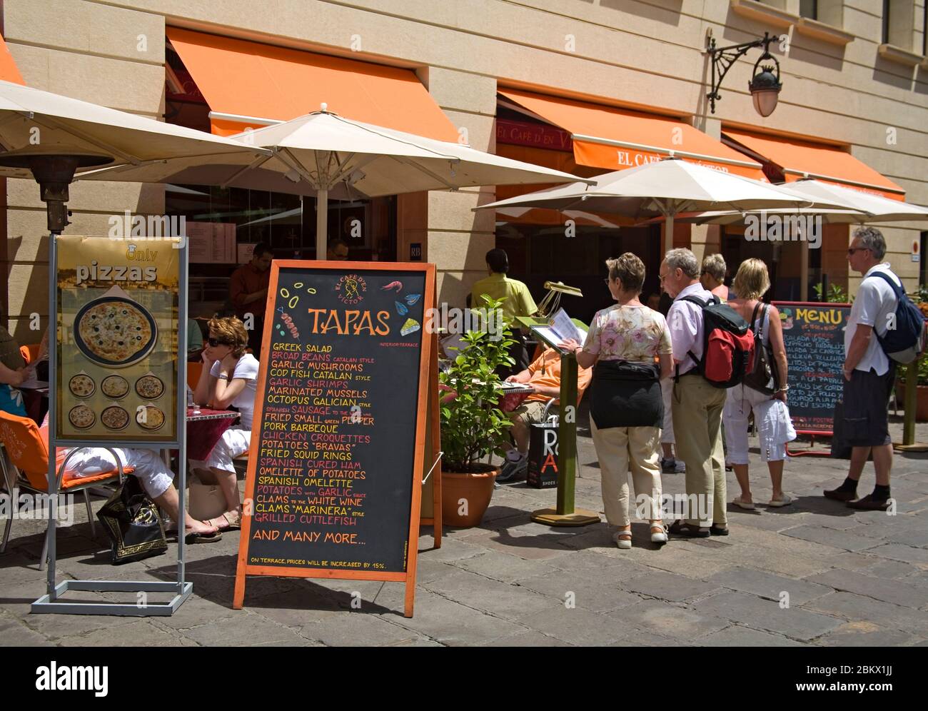 Tapas restaurant, Avda de la Catedral, Gothic Quarter, City of