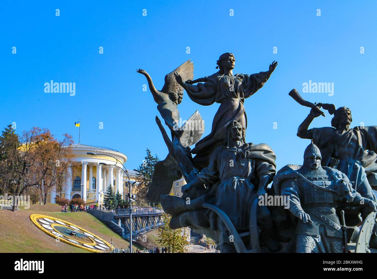 Monument to the Founders of Kiev on Maidan Nezalezhnosti (Independence Square) in central Kiev, capital of Ukraine. Stock Photo