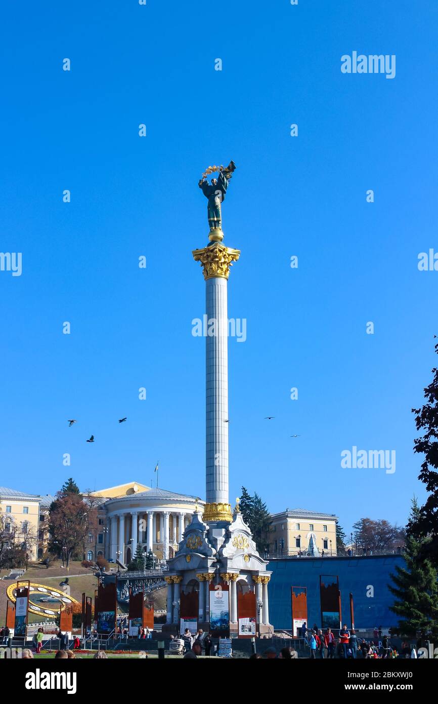 Independence Monument, a victory column on Maidan Nezalezhnosti, the historically important square in central Kiev, capital of Ukraine. Stock Photo