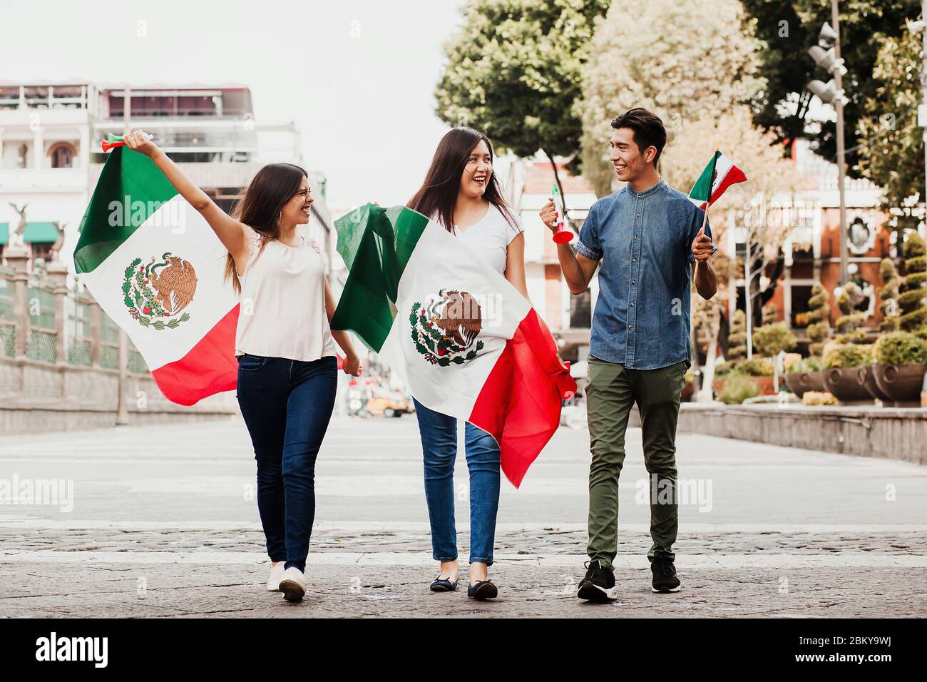 Viva mexico hi-res stock photography and images - Alamy