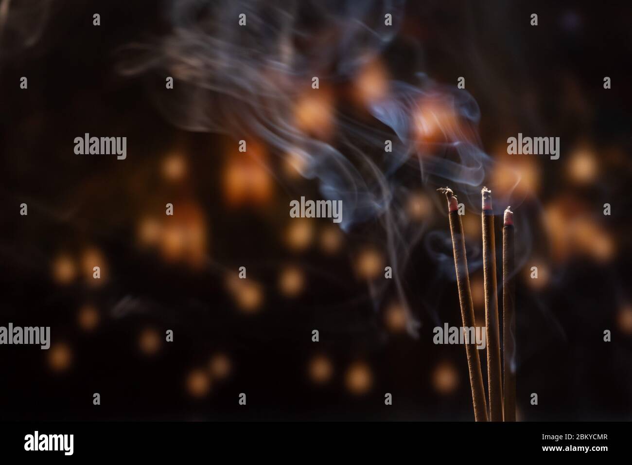 Chinese shrine candles joss hi-res stock photography and images - Alamy
