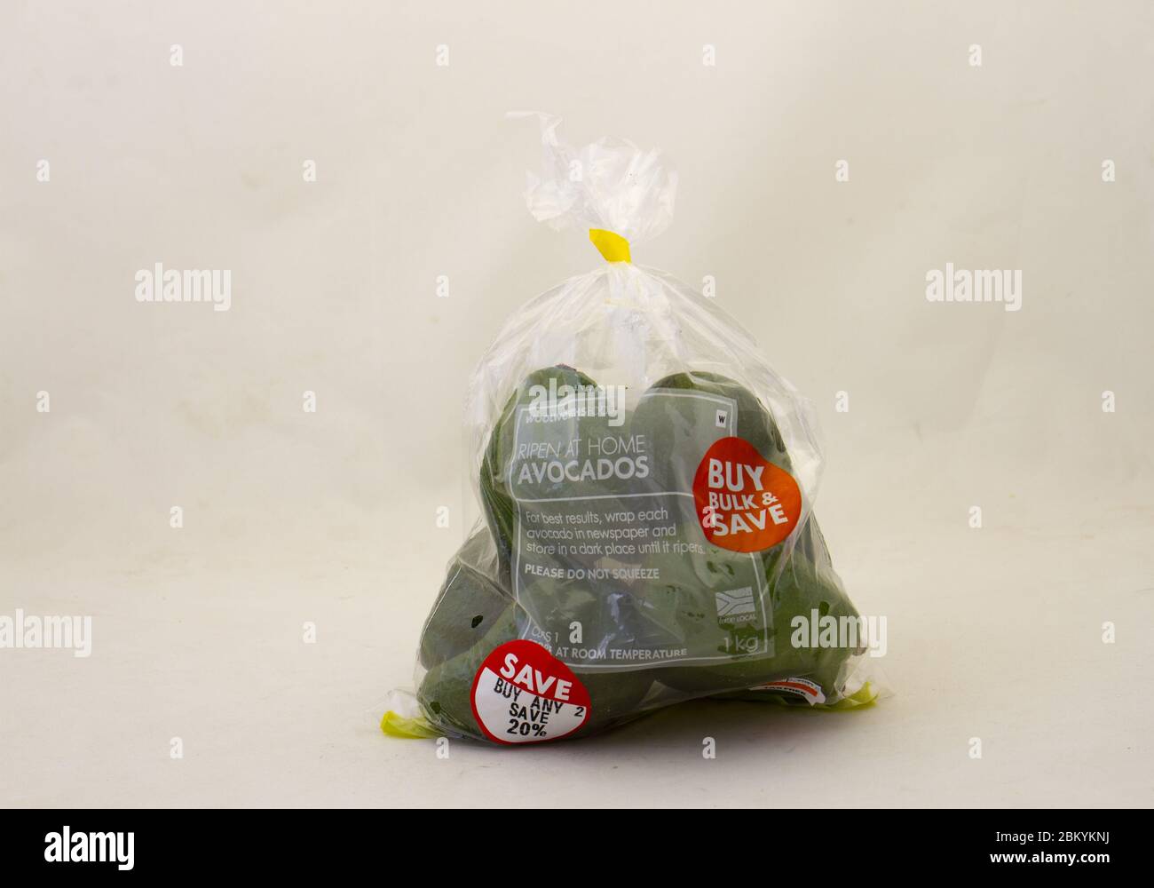 Alberton, South Africa - a bag of Woolworths Food ripen at home fresh avocados isolated on a clear background Stock Photo - Alamy Alberton, South Africa - a bag of Woolworths Food ripen at home fresh avocados isolated on a clear background Stock Photo - Alamy