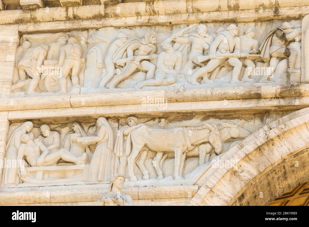 Triumphal Arch Arco della Vittoria, Monumento ai Caduti,1931, Marcello Piacentini, Genoa, Liguria, Italy Stock Photo