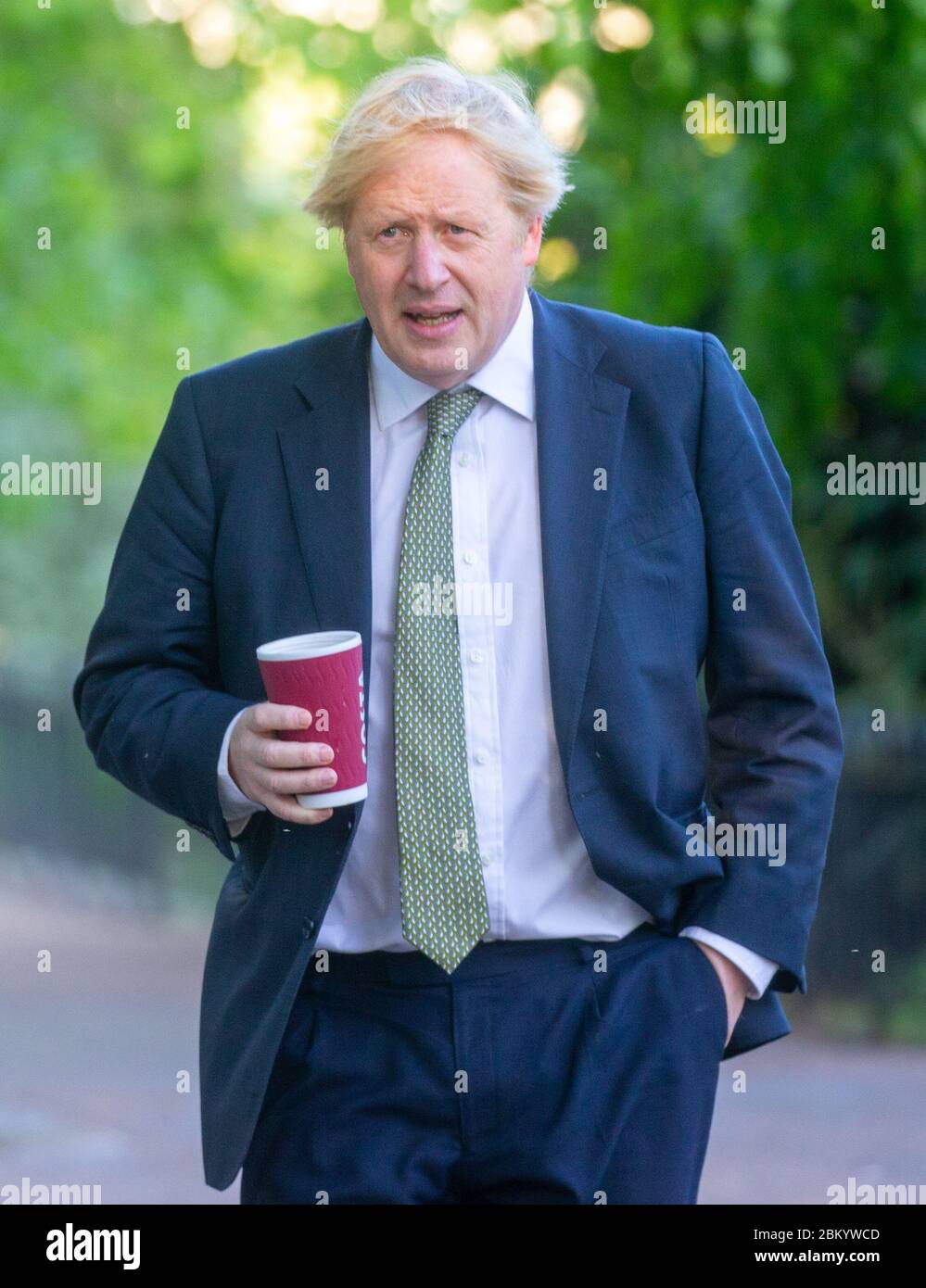 London, UK. 6th May, 2020. Boris Johnson, Prime Minister, takes a walk in the park ahead of his appearance at Prime Minister's Questions. This will be his first PMQ's after his recovery from Cornonavirus. Credit: Mark Thomas/Alamy Live News Stock Photo