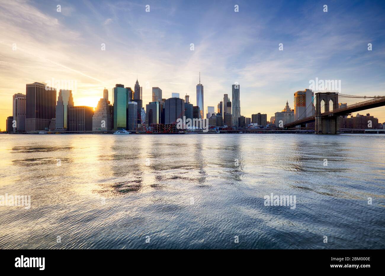 New york skyline sunrise red hi-res stock photography and images - Alamy
