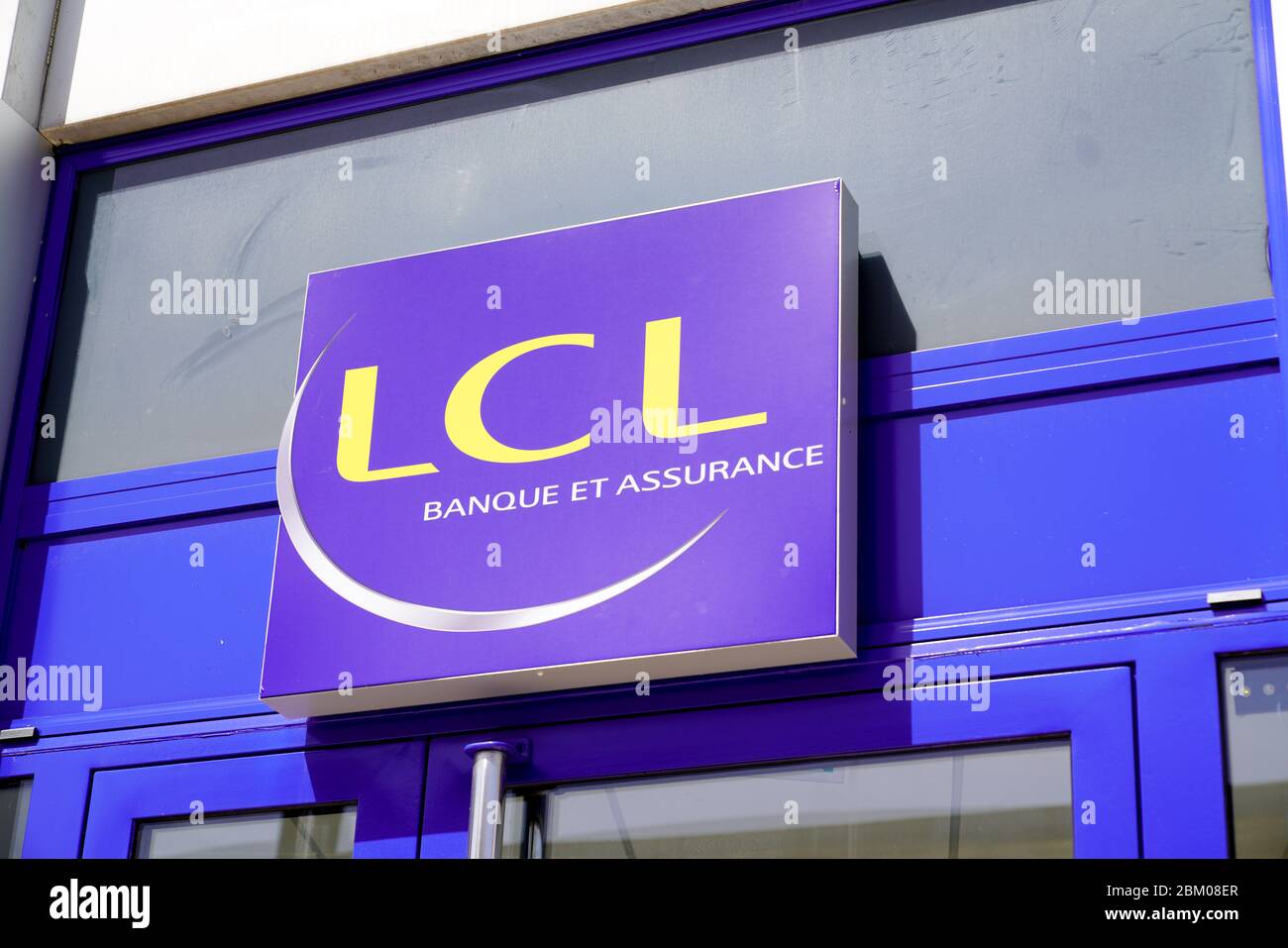 Bordeaux , Aquitaine / France - 05 04 2020 : lcl logo french sign brand le credit Lyonnais Banque et assurance blue bank signage Stock Photo