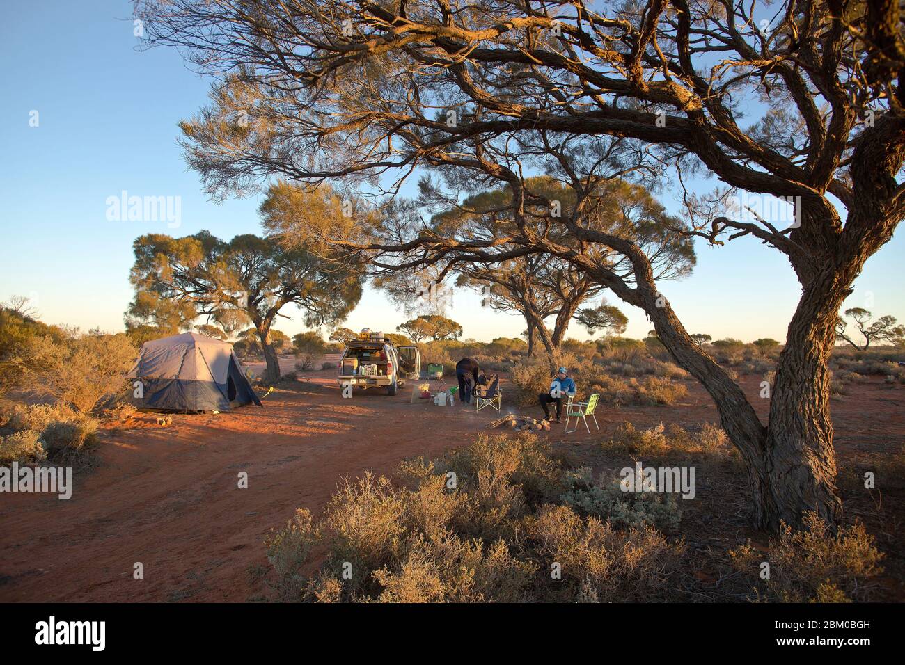 Campfire outback australia hires stock photography and images Alamy