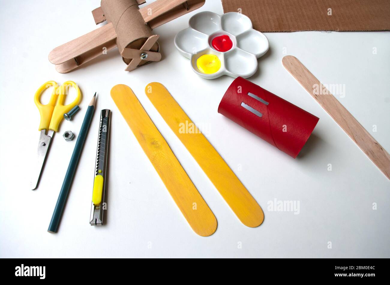 Coloured popsicle sticks hi-res stock photography and images - Alamy
