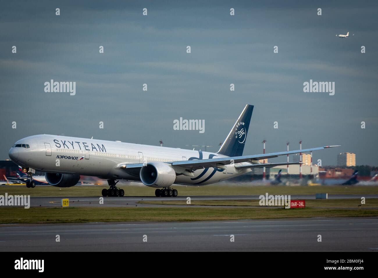 October 29, 2019, Moscow, Russia. Plane  Boeing 777-300 Aeroflot - Russian Airlines in livery of the international aviation alliance SkyTeam at Sherem Stock Photo