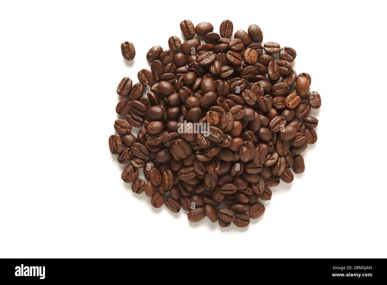 Pile of freshly roasted coffee beans on a white background Stock Photo ...
