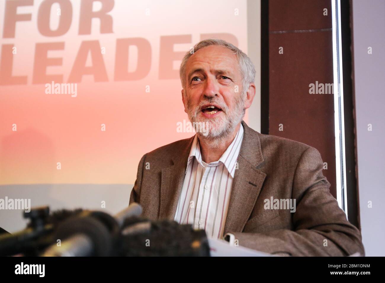Picture Shows Labour leadership contender Jeremy Corbyn addressing Labour members and supporters at his policy launch at the Carriageworks in Leeds, W Stock Photo