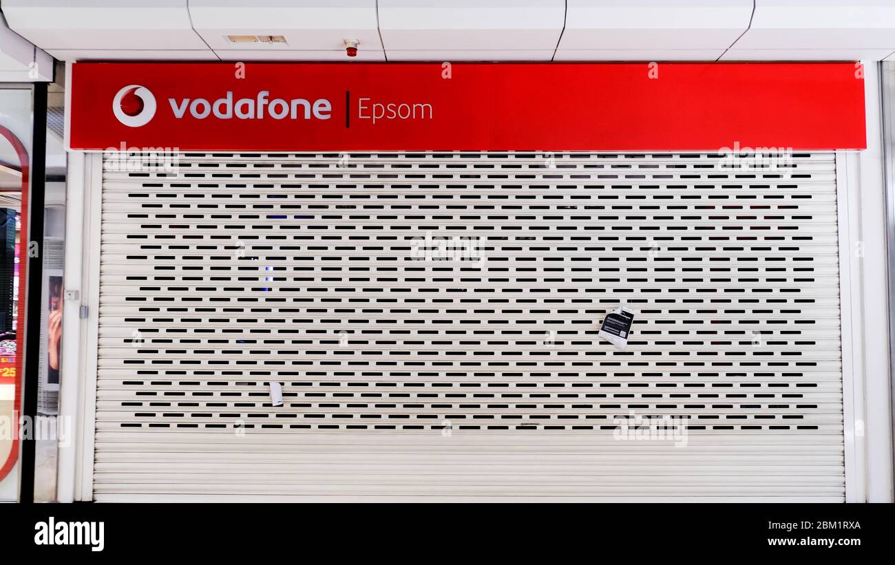 UK High Street Mobile Phone Retailer, Vodafone, Closed During The 2020 Coronavirus Pandemic Stock Photo