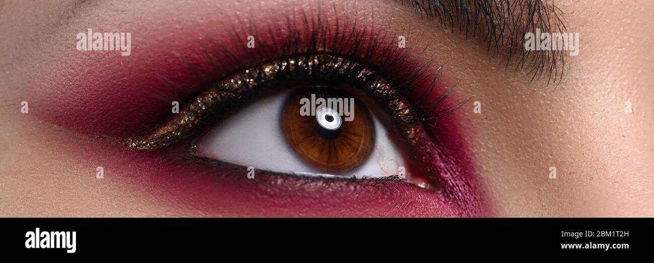 Red eye makeup hi-res stock photography and images - Alamy