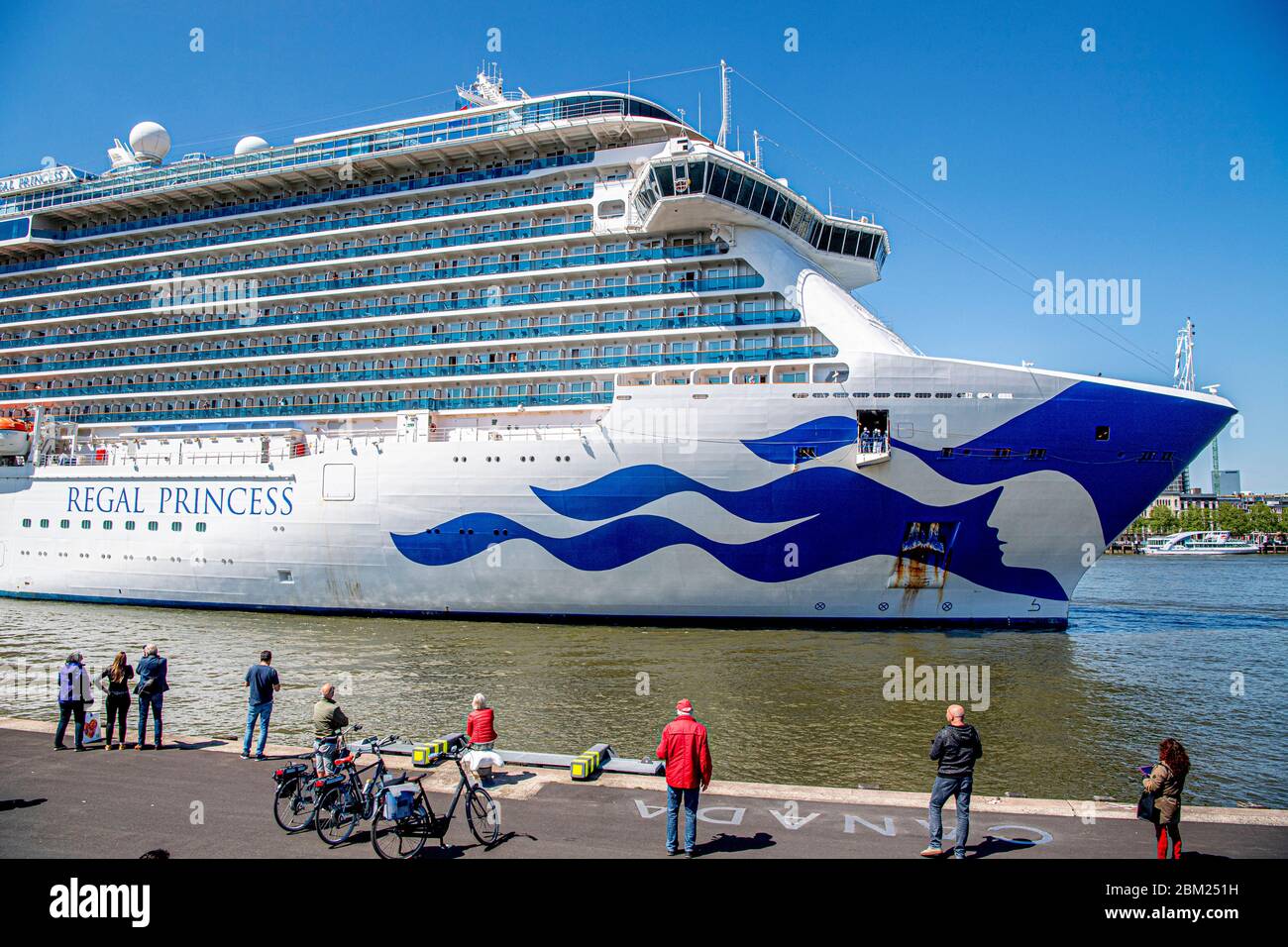 Regal princess cruise ship hi-res stock photography and images - Alamy