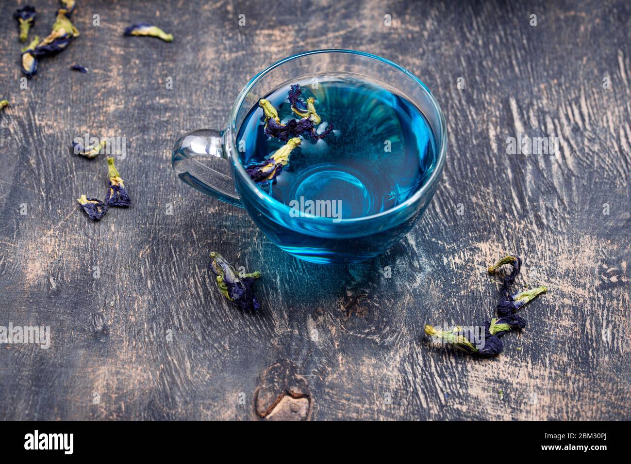 Blue tea Butterfly pea or anchan Stock Photo - Alamy